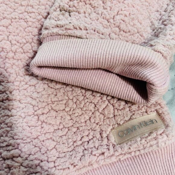 Calvin Klein Sherpa Pull Over - Picture 2 of 3